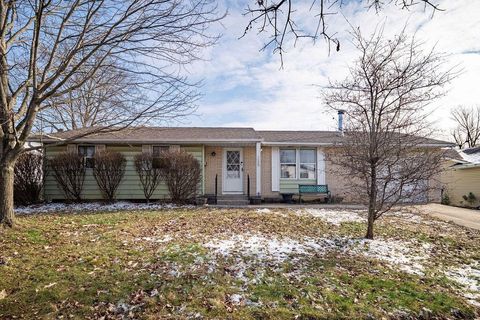 Photo of 1020 Torrey Hill Drive, Columbus, OH 43228 (MLS # 226009310)