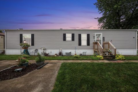 Photo of 3609 Westerville Road P-49 #P-49, Columbus, OH 43224 (MLS # 225024152) Photo of 3609 Westerville Road P-49 #P-49, Columbus, OH 43224 (MLS # 225024152)