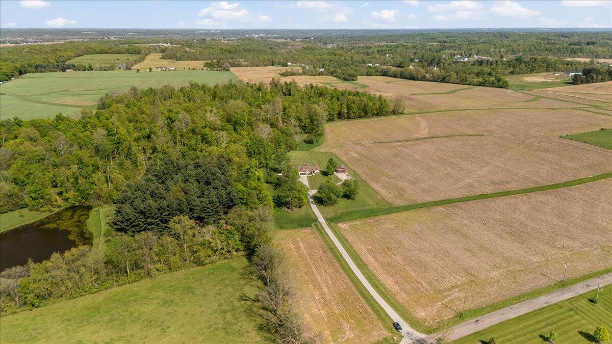 11700 Tucker Road, Mount Vernon, Ohio image 2