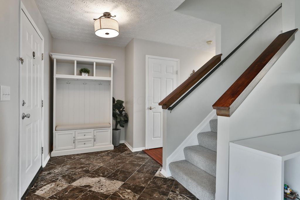 Photo of 3232 Andrew James Drive, Hilliard, OH 43026 (MLS # 226014143)