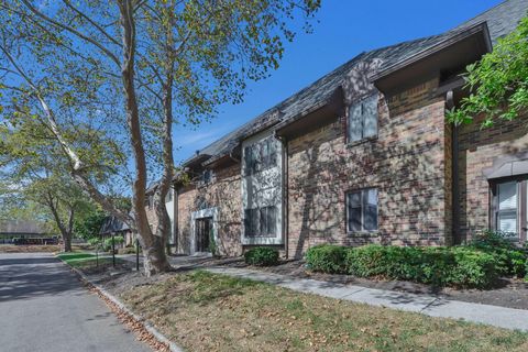 Tiny photo for 652 Olde Towne Avenue 9-652 G #9-652 G, Columbus, OH 43214 (MLS # 225035634)