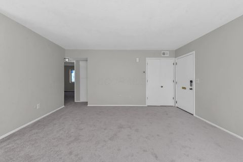 Tiny photo for 652 Olde Towne Avenue 9-652 G #9-652 G, Columbus, OH 43214 (MLS # 225035634)