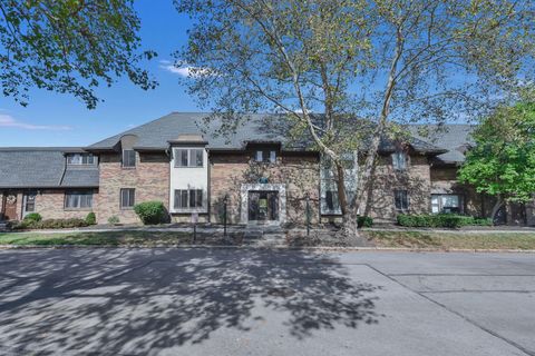 Tiny photo for 652 Olde Towne Avenue 9-652 G #9-652 G, Columbus, OH 43214 (MLS # 225035634)