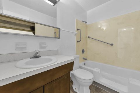 Tiny photo for 652 Olde Towne Avenue 9-652 G #9-652 G, Columbus, OH 43214 (MLS # 225035634)