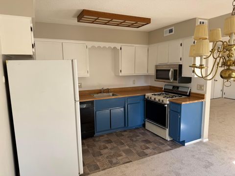 Tiny photo for 652 Olde Towne Avenue 9-652 G #9-652 G, Columbus, OH 43214 (MLS # 225035634)