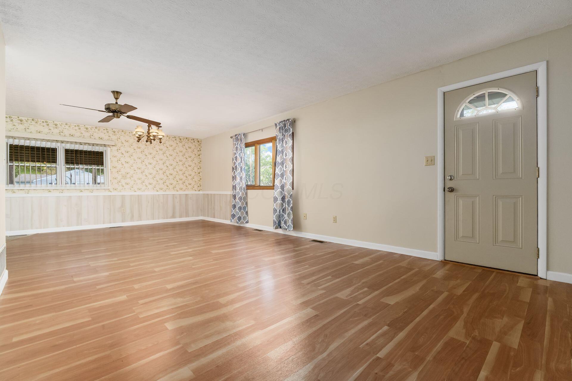 125 Lynwood Lane, Lancaster, Ohio image 5