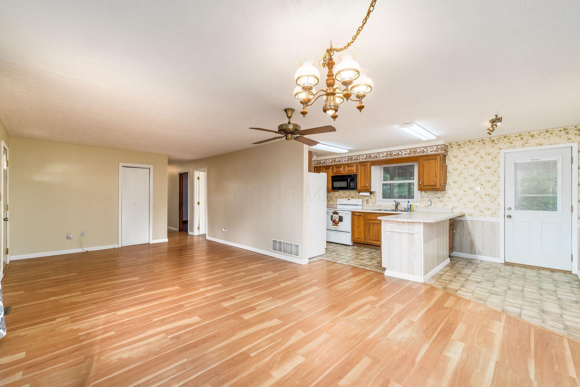 125 Lynwood Lane, Lancaster, Ohio image 9