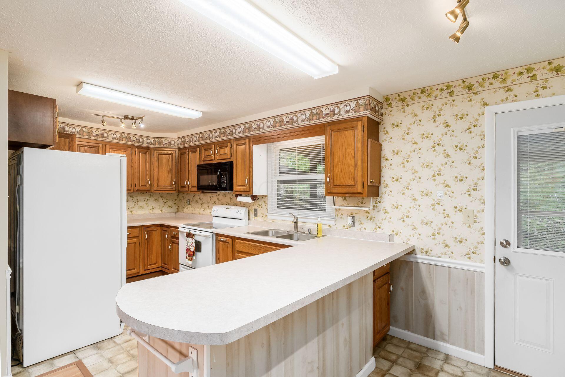 125 Lynwood Lane, Lancaster, Ohio image 11