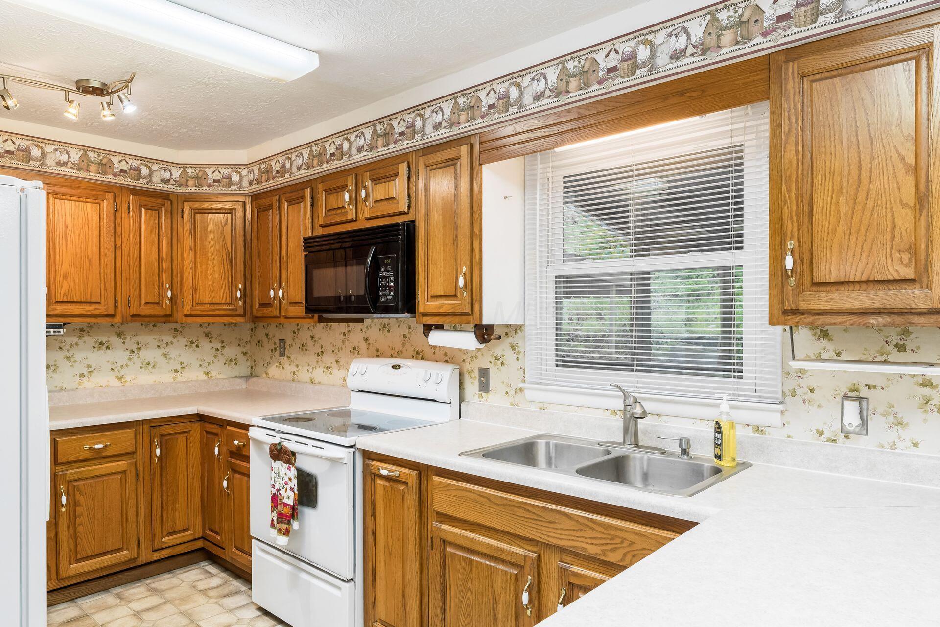 125 Lynwood Lane, Lancaster, Ohio image 13