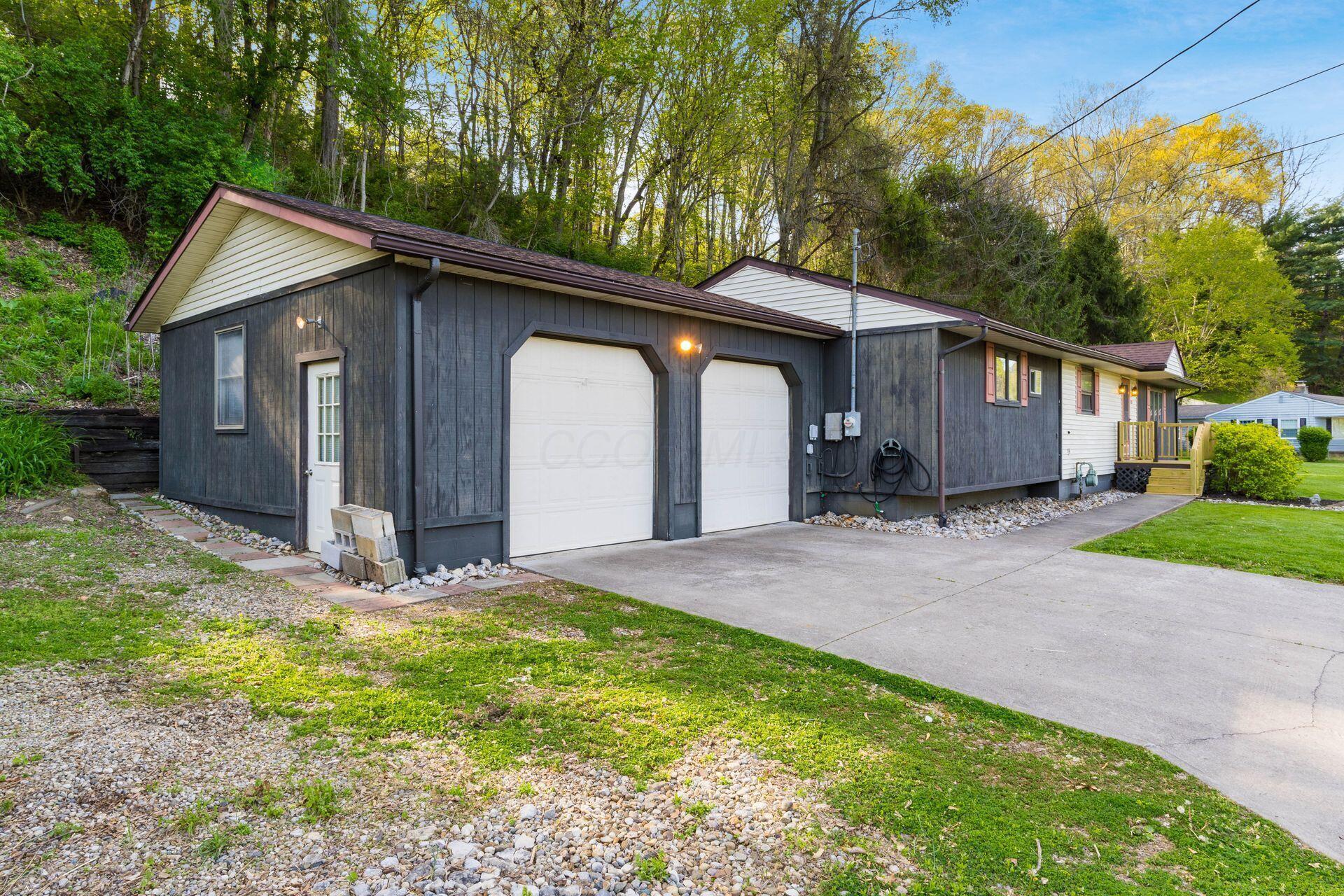 125 Lynwood Lane, Lancaster, Ohio image 3