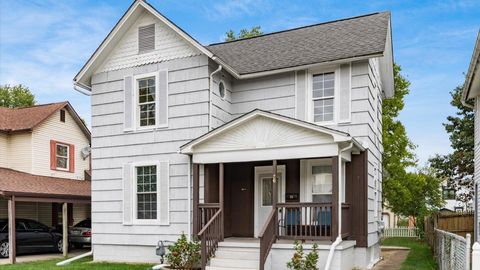 Tiny photo for 76 Oakwood Avenue, Newark, OH 43055 (MLS # 225037362)