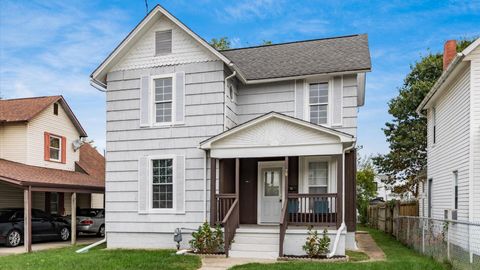 Tiny photo for 76 Oakwood Avenue, Newark, OH 43055 (MLS # 225037362)