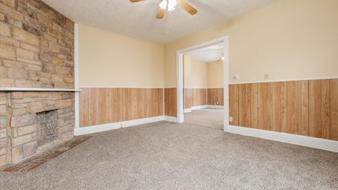 Tiny photo for 76 Oakwood Avenue, Newark, OH 43055 (MLS # 225037362)