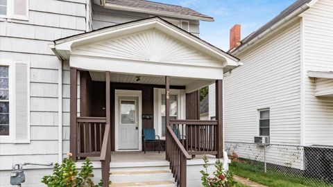 Tiny photo for 76 Oakwood Avenue, Newark, OH 43055 (MLS # 225037362)
