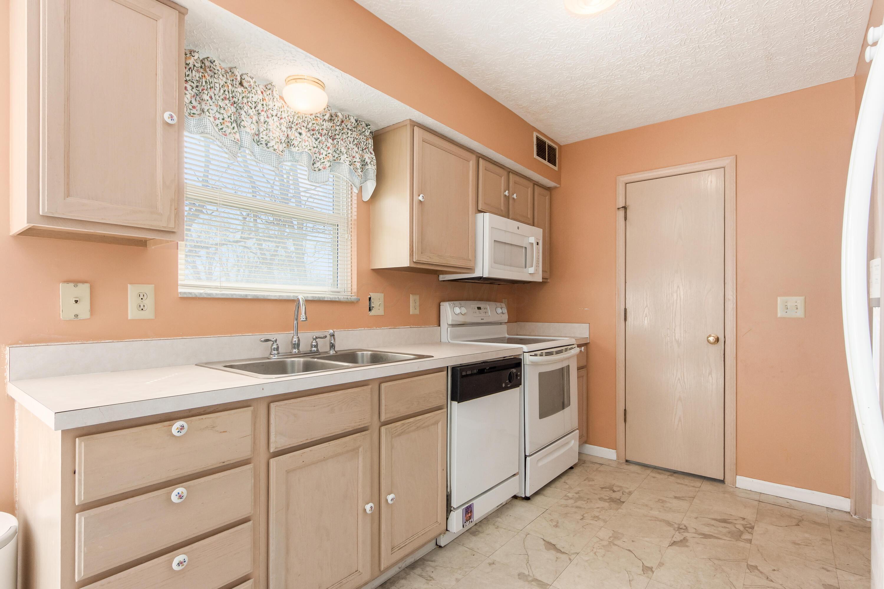 4516 Harston Avenue, Columbus, Ohio image 6