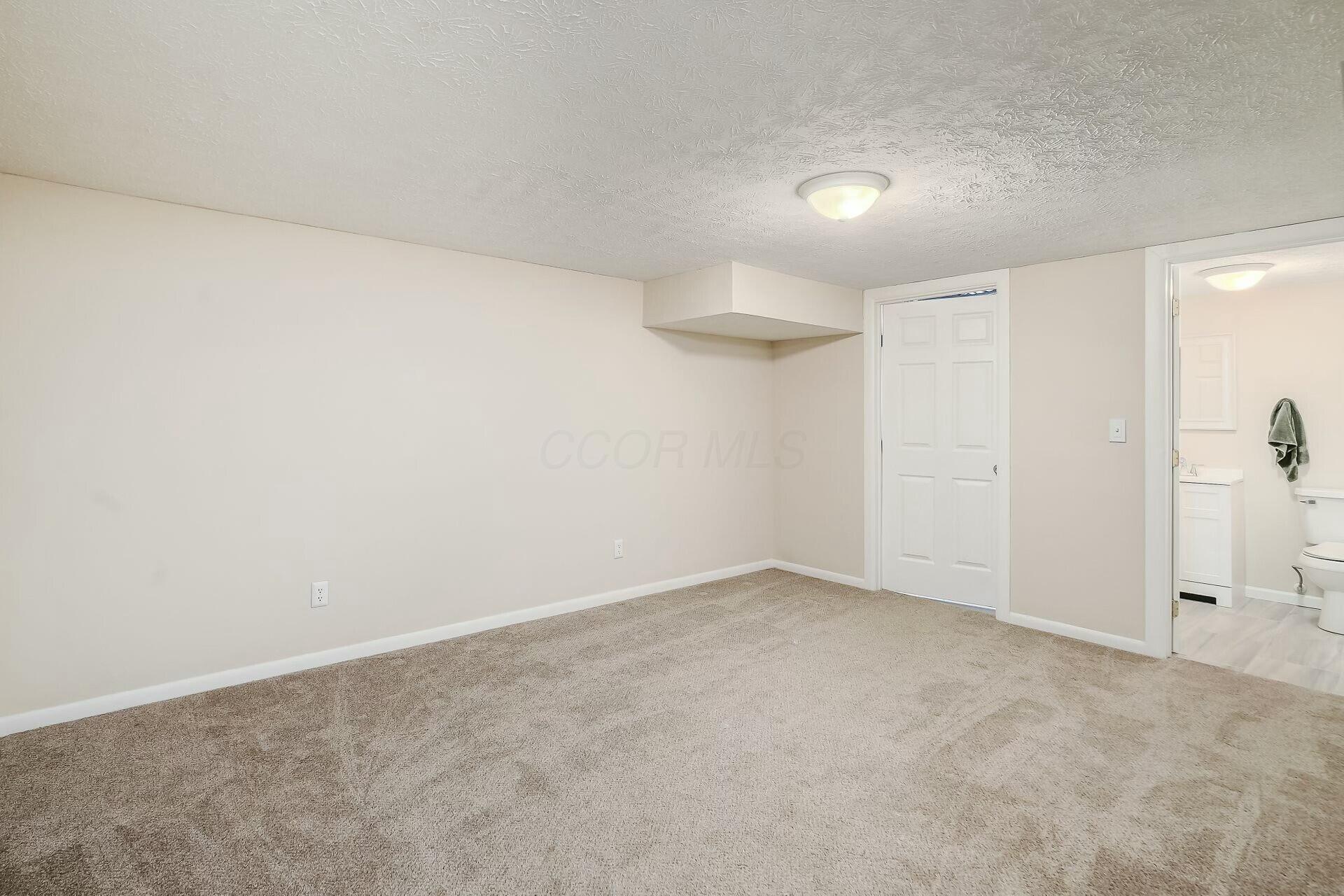 5712 Apricot Lane #96E, Hilliard, Ohio image 25