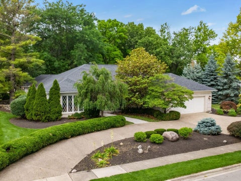 Photo of 4275 Shelbourne Lane, Upper Arlington, OH 43220 (MLS # 226021052)