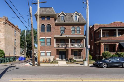 Photo of 792 Highland Street, Columbus, OH 43215 (MLS # 225038850)