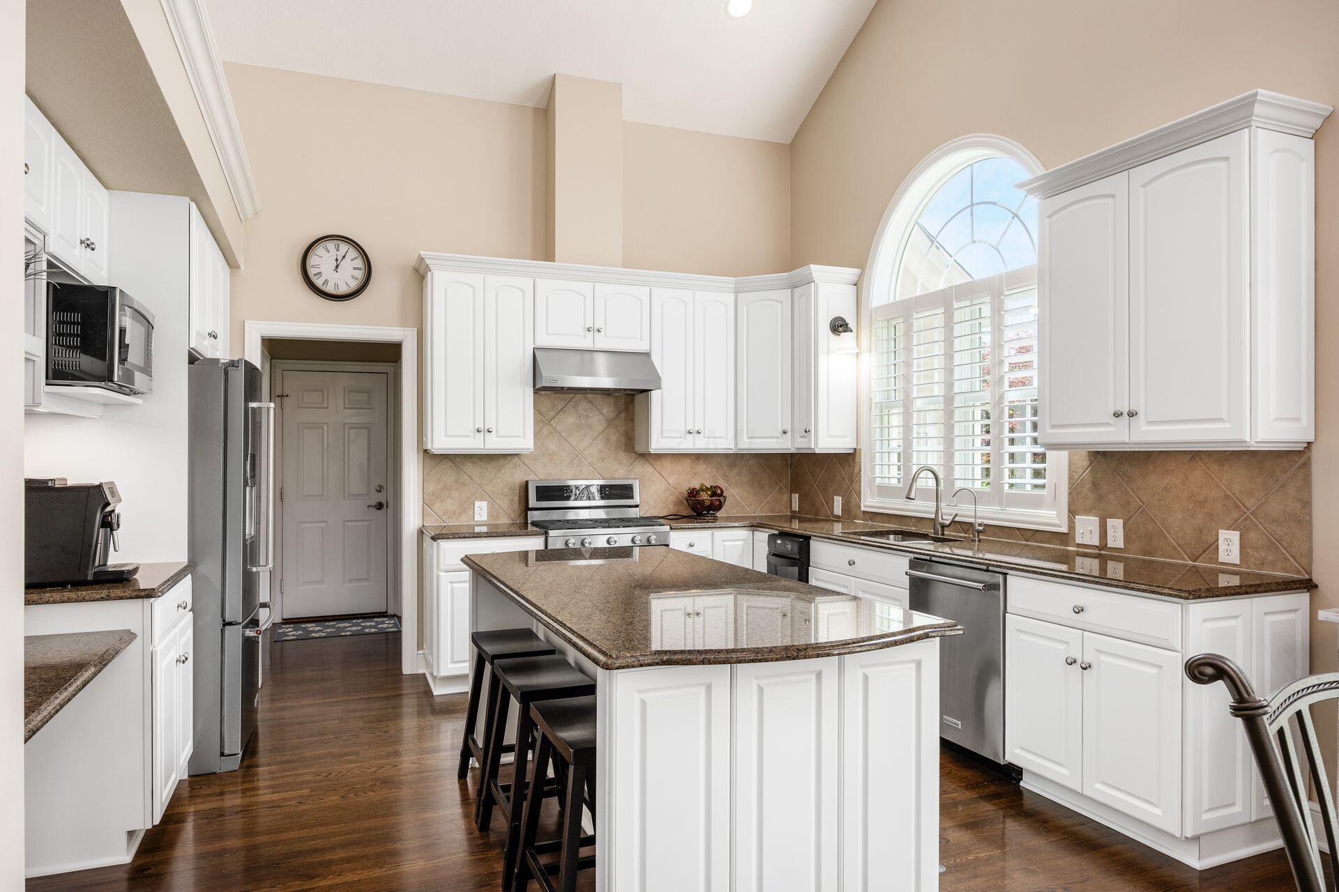 7908 Coldwater Drive, Powell, Ohio image 16