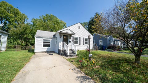 Photo of 804 Melrose Avenue, Columbus, OH 43224 (MLS # 226034825)