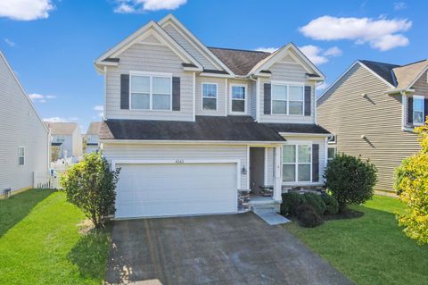 Photo of 6343 Hoffman Trace Drive, Columbus, OH 43213 (MLS # 225038923) Photo of 6343 Hoffman Trace Drive, Columbus, OH 43213 (MLS # 225038923)
