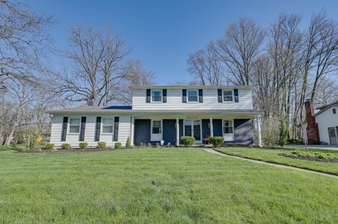 Photo of 1570 Oakview Drive, Columbus, OH 43235 (MLS # 226012231)