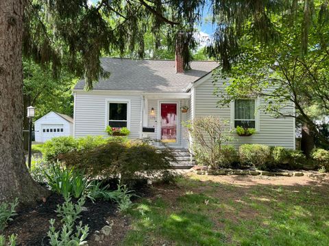 Photo of 175 W Weisheimer Road, Columbus, OH 43214 (MLS # 226016815)