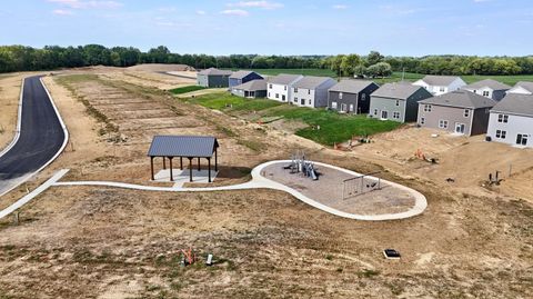 Tiny photo for 146 Vine Grove Drive, Circleville, OH 43113 (MLS # 226006946)