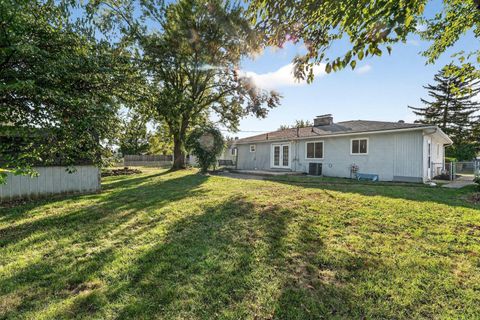 Tiny photo for 980 Miriam Drive E, Columbus, OH 43204 (MLS # 225037545)