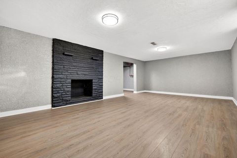Tiny photo for 980 Miriam Drive E, Columbus, OH 43204 (MLS # 225037545)