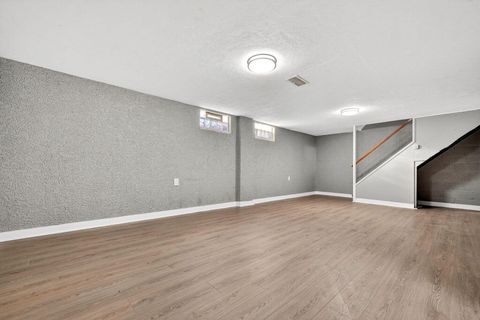 Tiny photo for 980 Miriam Drive E, Columbus, OH 43204 (MLS # 225037545)
