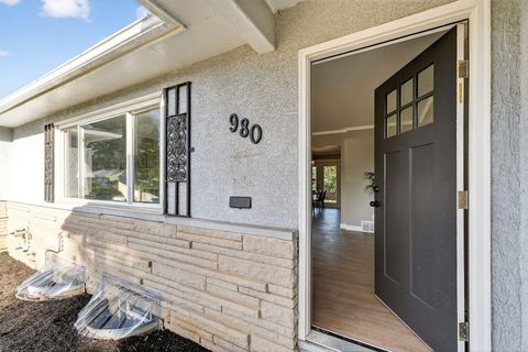 Tiny photo for 980 Miriam Drive E, Columbus, OH 43204 (MLS # 225037545)