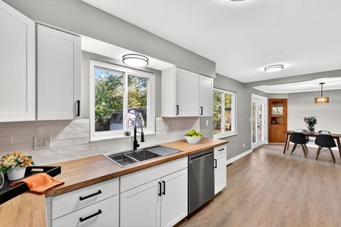 Tiny photo for 980 Miriam Drive E, Columbus, OH 43204 (MLS # 225037545)