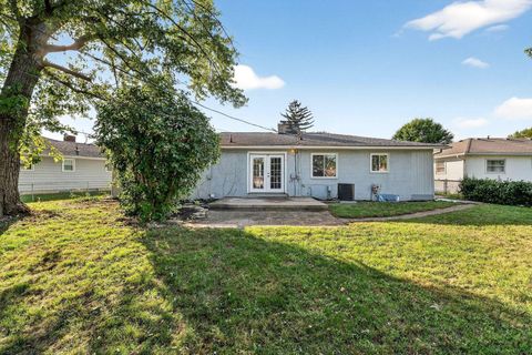 Tiny photo for 980 Miriam Drive E, Columbus, OH 43204 (MLS # 225037545)