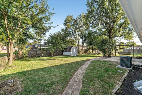 Tiny photo for 980 Miriam Drive E, Columbus, OH 43204 (MLS # 225037545)