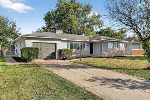 Tiny photo for 980 Miriam Drive E, Columbus, OH 43204 (MLS # 225037545)
