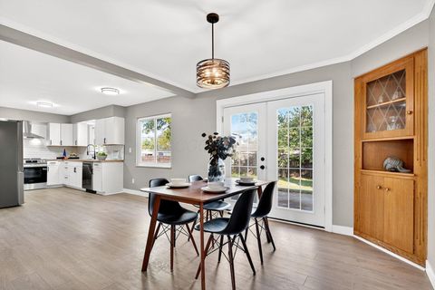Tiny photo for 980 Miriam Drive E, Columbus, OH 43204 (MLS # 225037545)