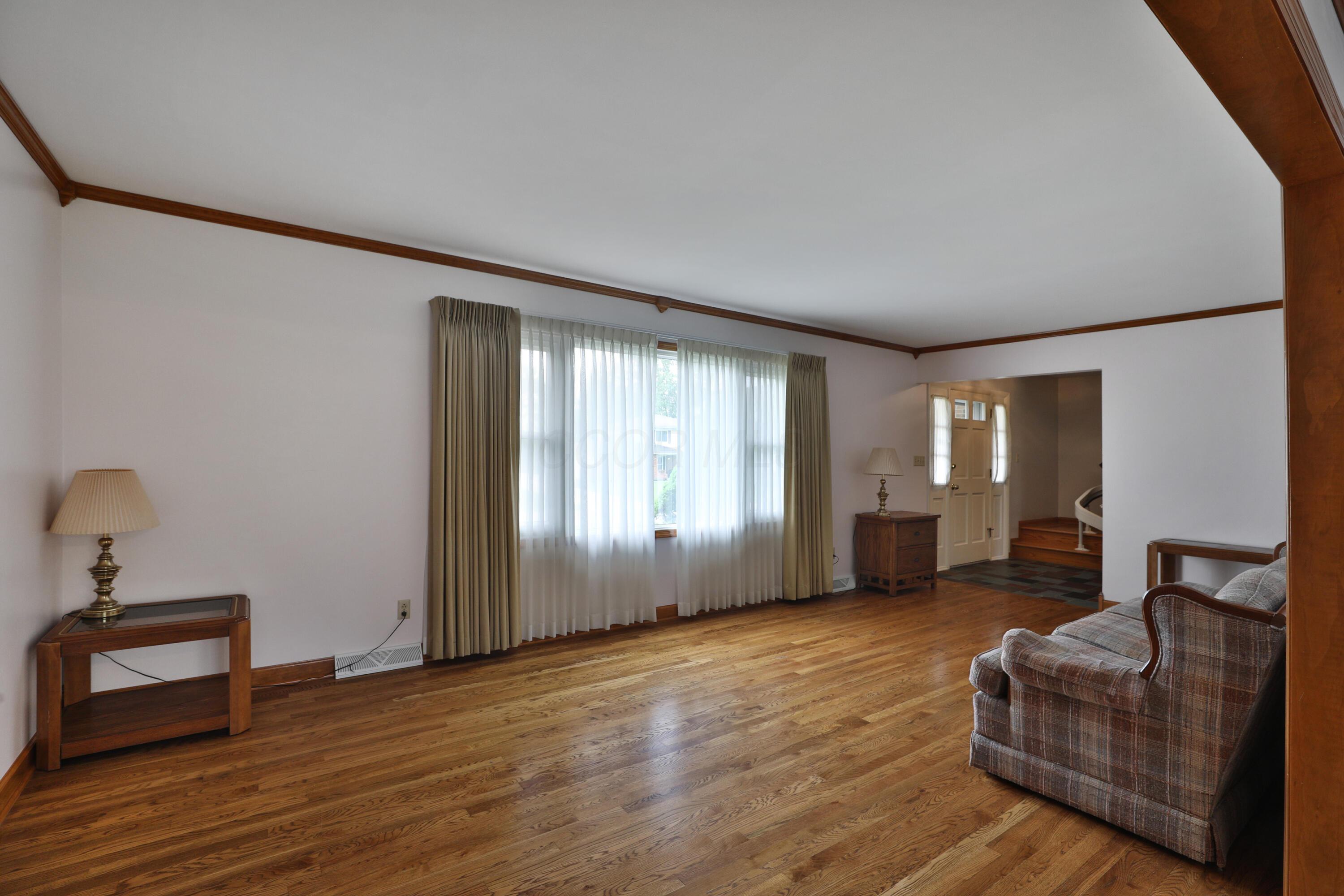 6070 Barberry Hollow, Columbus, Ohio image 6