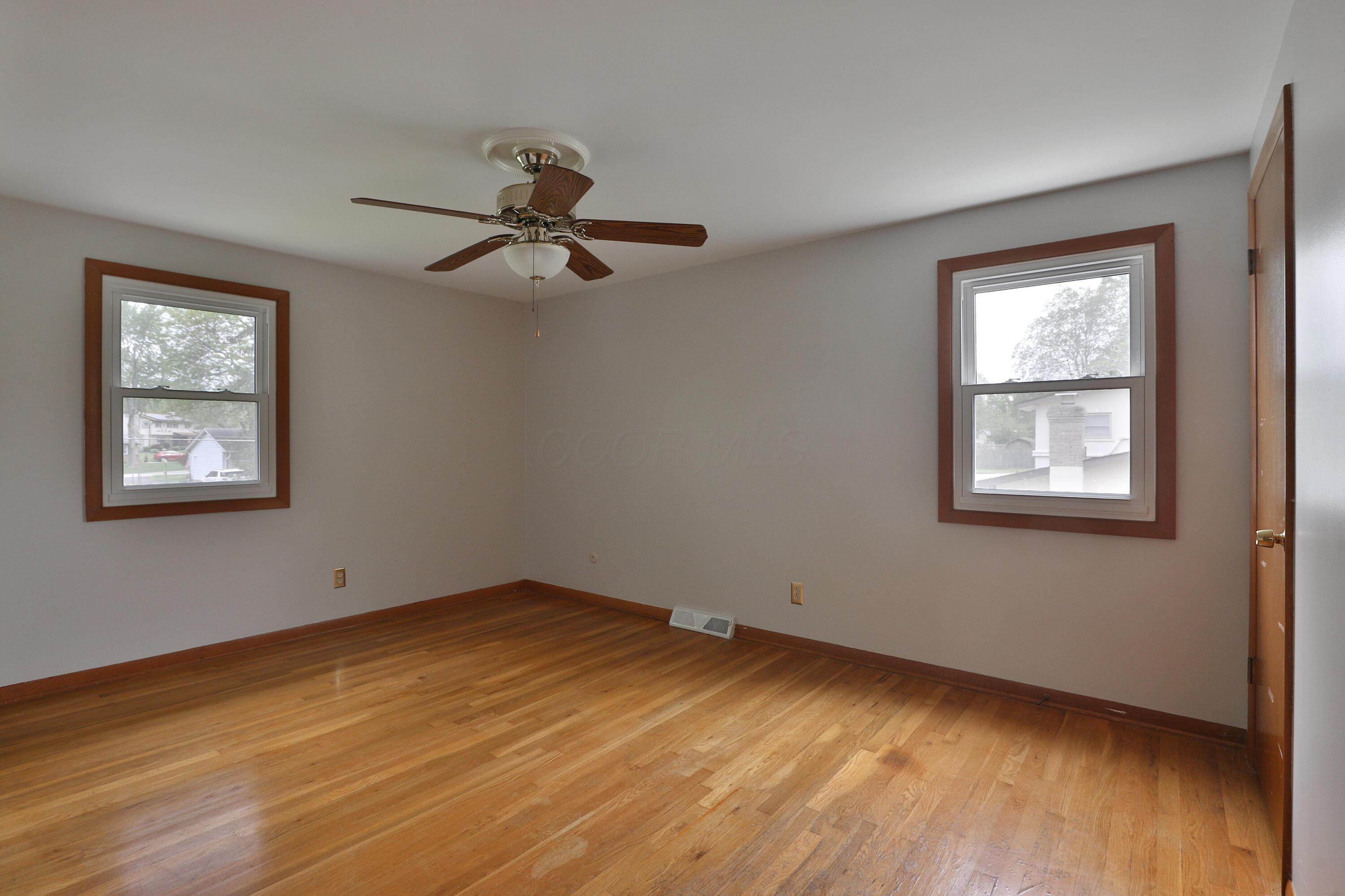 6070 Barberry Hollow, Columbus, Ohio image 32