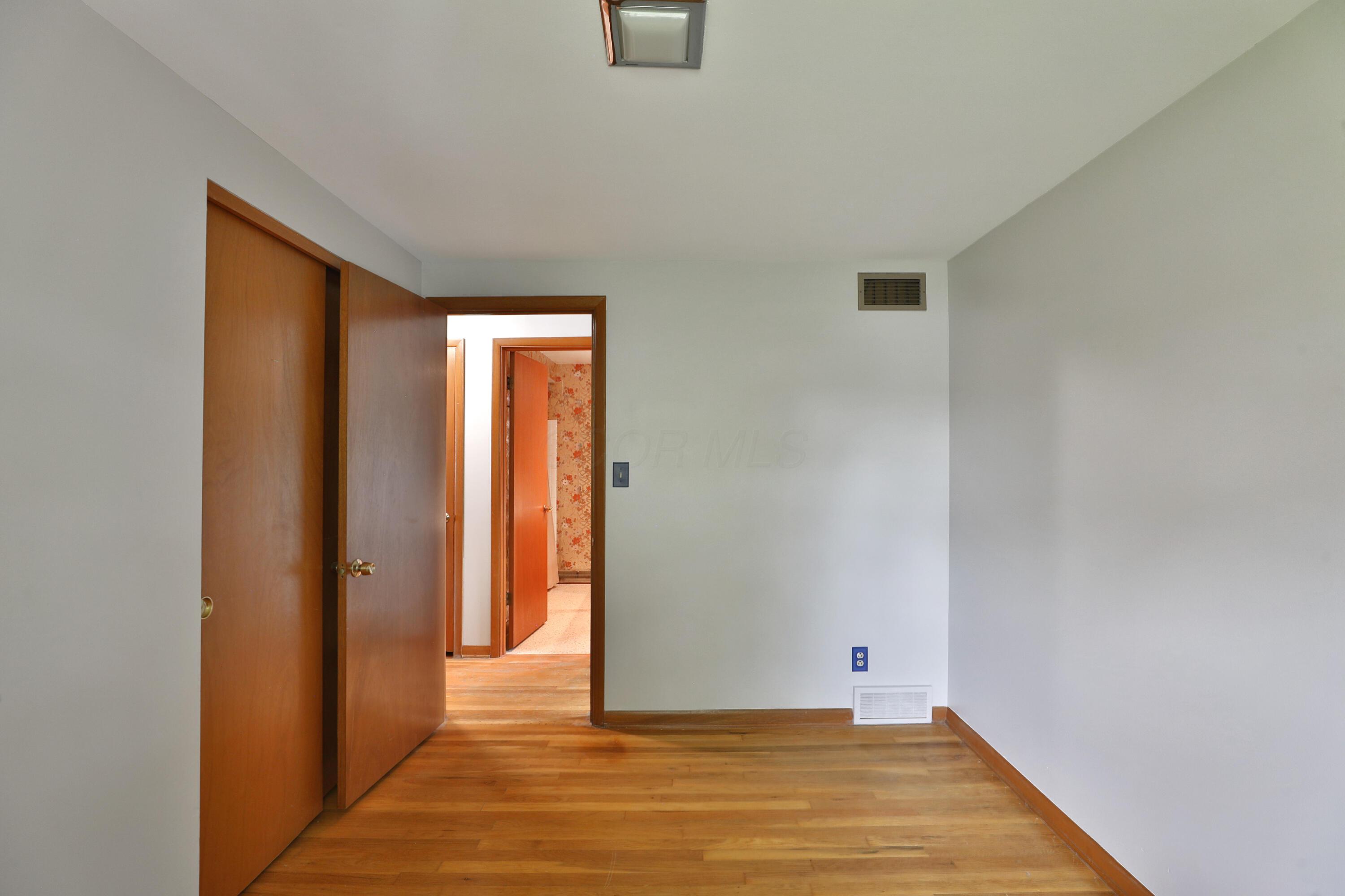 6070 Barberry Hollow, Columbus, Ohio image 29