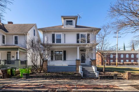 Photo of 321 S Pickaway Street, Circleville, OH 43113 (MLS # 226004939)