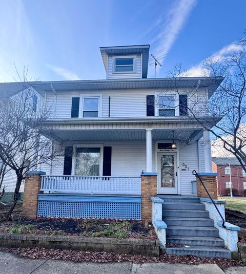 Photo of 321 S Pickaway Street, Circleville, OH 43113 (MLS # 226004939)