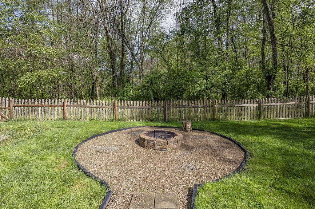 639 Crestrose Drive, Howard, Ohio image 33