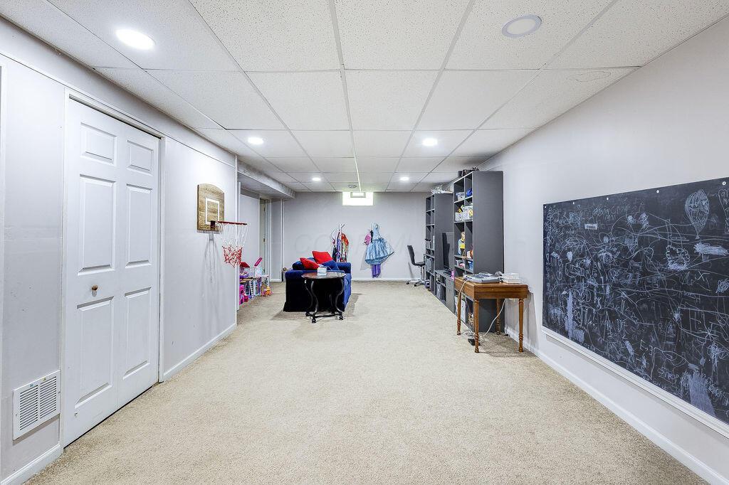 639 Crestrose Drive, Howard, Ohio image 23