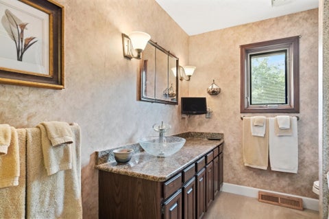 Tiny photo for 5421 Harrisburg Georgesville Road, Grove City, OH 43123 (MLS # 226032808)