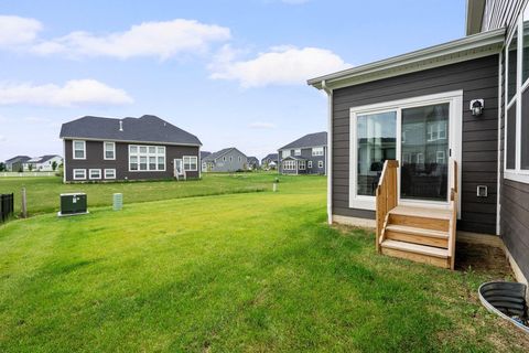 Tiny photo for 349 Harvest Walk Loop, Delaware, OH 43015 (MLS # 225036792)