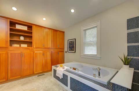 Tiny photo for 240 Jackson Street, Columbus, OH 43206 (MLS # 226028775)