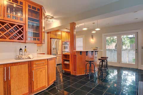 Tiny photo for 240 Jackson Street, Columbus, OH 43206 (MLS # 226028775)