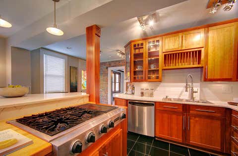 Tiny photo for 240 Jackson Street, Columbus, OH 43206 (MLS # 226028775)