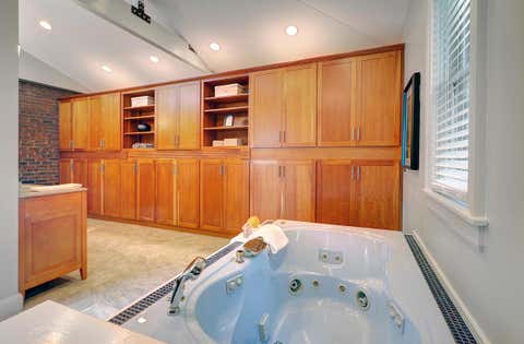 Tiny photo for 240 Jackson Street, Columbus, OH 43206 (MLS # 226028775)